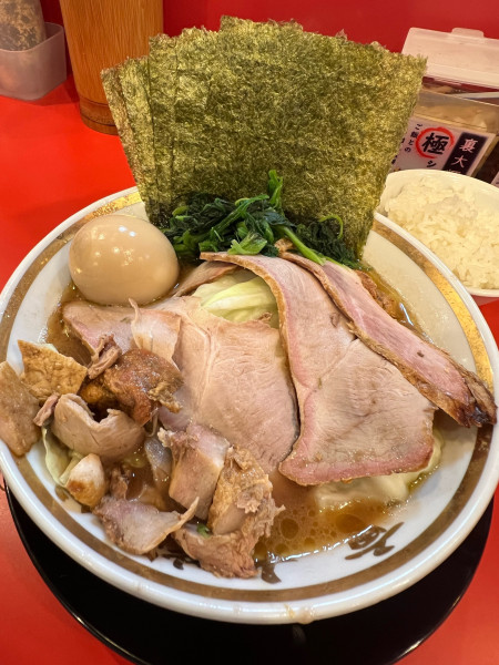 「特製ラーメン」@家系ラーメン 裏大輝家 青物横丁店の写真