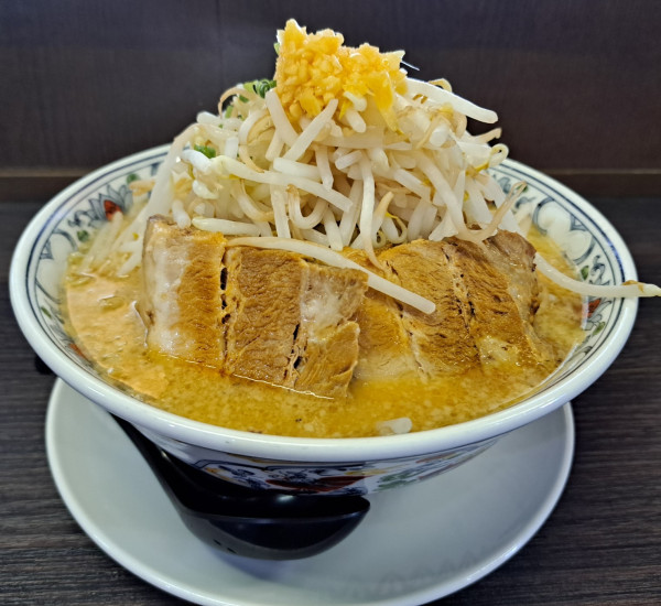 「味噌豪ーめん（大）1020円」@豪ーめん 水沢店の写真