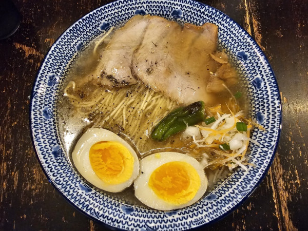 「【限定】豚塩煮干蕎麦～農山椒と共に～　1000円」@煮干結社 弘前店の写真