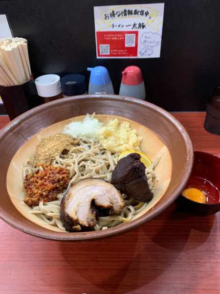 「冷やし肉！！TKM」@ラーメン一太豚の写真