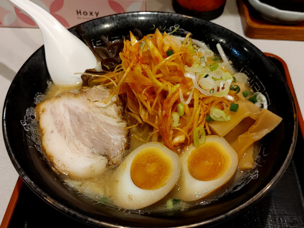 「辛いネギ豚骨ラーメン(醤油:1,050円)」@麺家 匠の写真