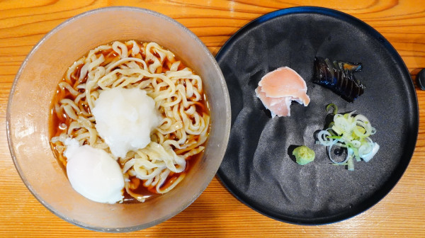 「【季節のらーめん】冷たいぶっかけらーめん＋おんたま＋大根おろ」@らーめん かねかつの写真