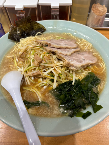 「ラーメン　ネギトッピ　中」@ラーメン関口の写真