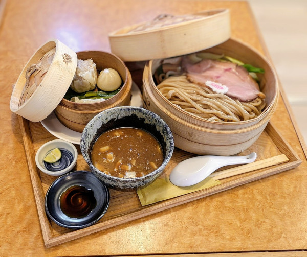 「せいろ蒸しつけそば」@麺はやしの写真