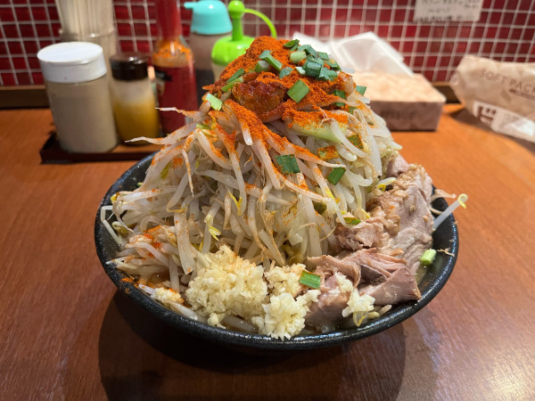 「凄い味噌ラーメン+3辛、全マシ、麺150g」@立川マシマシ 8号店の写真