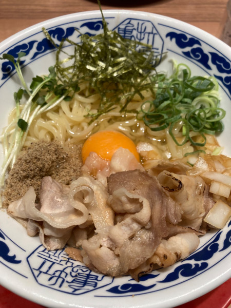 「冷したまごかけ麺¥880」@九州らーめん亀王 京橋店の写真