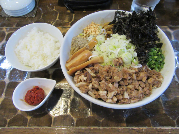 「肉増しまぜそば（１２２０円）＋辛味１３０円＋追い飯６０円」@つけめん・らーめん活龍 本店の写真