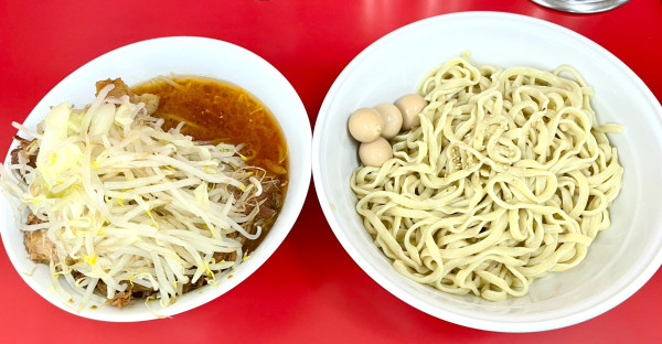 「小麺半分トマトつけ麺ヤサイ＋豚増し＋うずら」@ラーメン二郎 柏店の写真