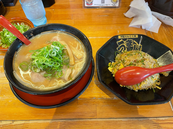 「ラーメン　チャーハンセット」@うま屋ラーメン 豊田浄水店の写真