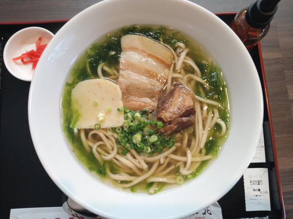 「アーサそば＋大盛り」@琉球そば 知花 Premium 文京店の写真