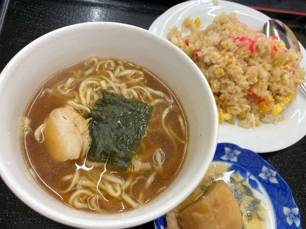 「チャーハンとミニラーメン 600円」@中華料理 来々軒の写真