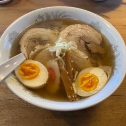 チャーシュー麺、味玉(1200円)