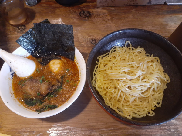 「辛味つけ麺、大盛」@横濱家 鶴川店の写真