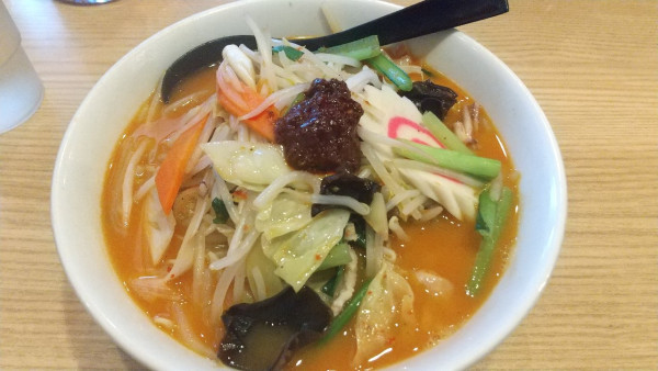 「辛味噌タンメン　３辛」@つけ麺らーめん 春樹 新宿御苑前店の写真