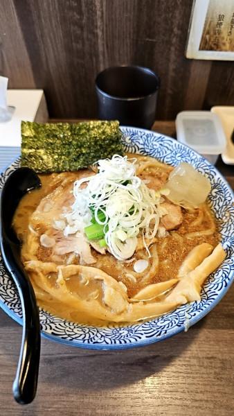 「【限定】冷たい豚骨魚介ラーメン大盛り」@狼煙 〜NOROSHI〜の写真