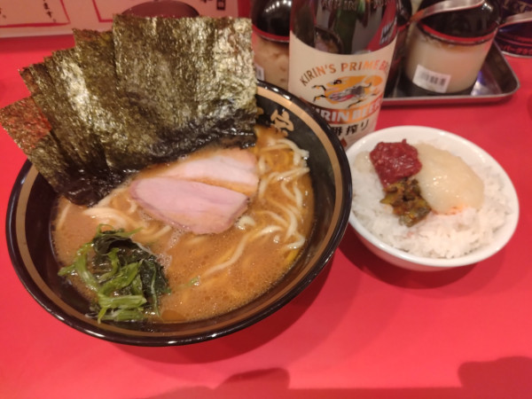 「ラーメン(並)¥850+のり¥100+ライス無料+瓶ビール」@三代目 野中家の写真