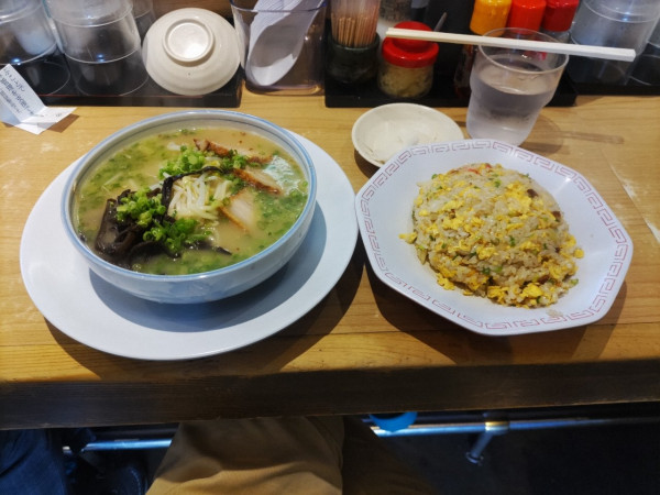 「Ｓラーメン＋半チャーハンセット」@ラーメン小金太の写真