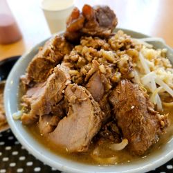 大ラーメン+豚マシ+ソーキ