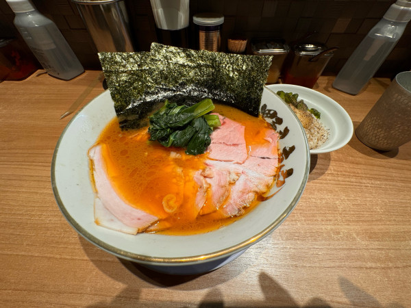 「特製チャーシューメン並＋半ライス」@ラーメン 野良裏家の写真
