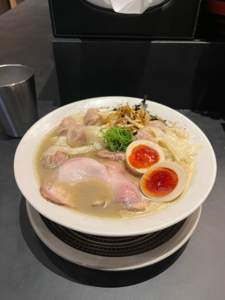 「鶏ニボらぁめん【TP】ワンタン6P、味玉、和え玉」@Ramen Jazzy Beatsの写真