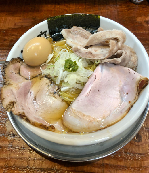 「醤油味全部乗せ 大盛 1350+100円」@元祖一条流がんこラーメン たま館分店の写真