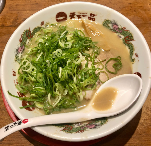 「コッテリネギラーメン」@天下一品 新宿西口店の写真