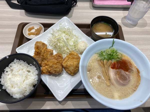 「赤てんがら（７７０円）＋唐揚げ定食５００円」@ごはんどき 阿見店の写真