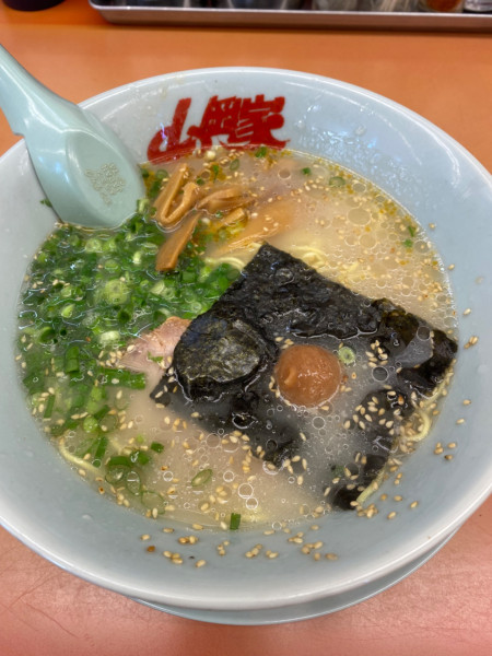 「朝ラーメン＋替え玉」@ラーメン山岡家 相模原店の写真