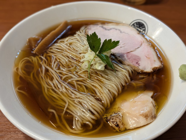 「冷やし地鶏醤油らぁ麺」@らぁ麺 とうひちの写真