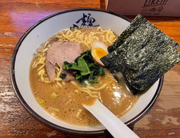 「醤油とんこつ」@究極ラーメン 横濱家 小平店の写真
