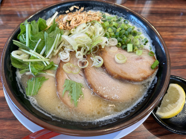 「極み鶏・チャーシュー・太麺」@清六家 結城店の写真