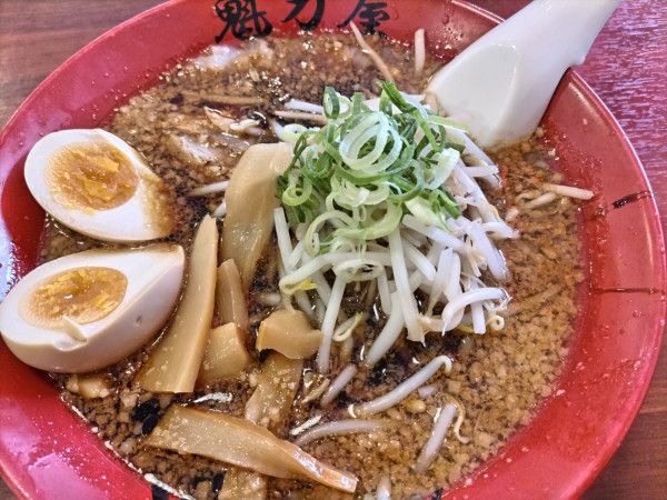 「京都漆黒醤油味玉ラーメン」@ラーメン魁力屋 藤沢石川店の写真