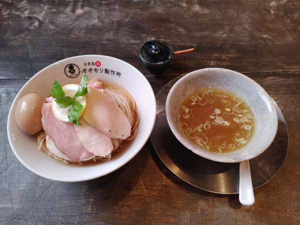 「上昆布水つけ麺 大盛り 1300+100円」@自家製麺 オオモリ製作所の写真