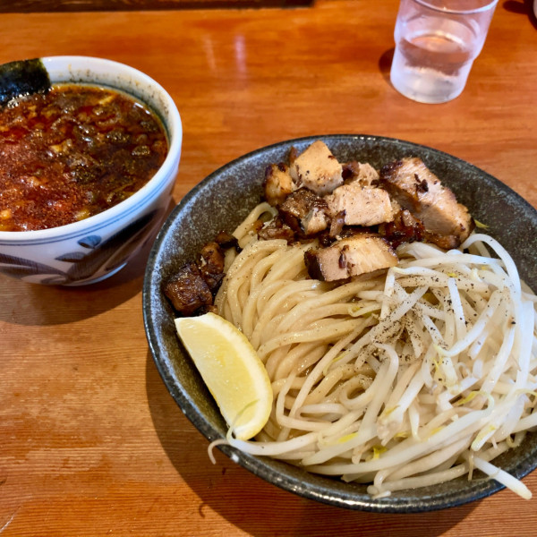 「スパイスィーつけめん¥950+ブロック肉¥350」@自家製麺 えなみの写真