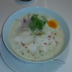 鶏白湯ラーメン