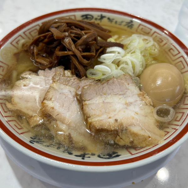 「冷やかけ中華そば980円＋味付玉子・メンマ」@中華そば専門 田中そば店 荒川沖店の写真