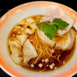 わんたん醤油らぁ麺