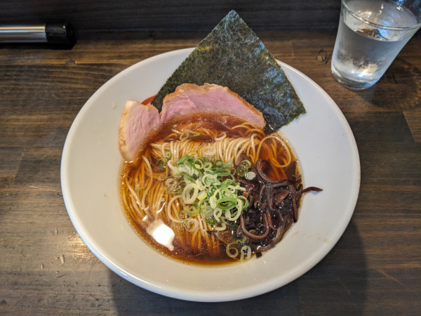 「朝ラーメン醤油　600円」@燵家製麺の写真
