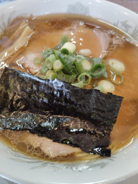 「醤油チャーシュー麺」@ラー麺専門店 こしがやの写真