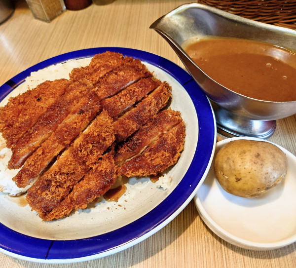 「ジャンボチキンカツカレー」@エチオピアカリーキッチン 高田馬場店の写真