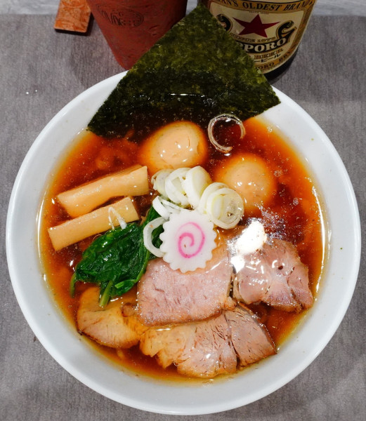 「醤油ら〜麺＋味玉W＋瓶ビール」@手打ち 蓮の写真