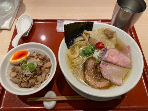 「特製イリコそば＋炙りチャーシュー丼」@麦と麺助 新梅田中津店の写真