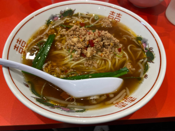 「台湾ラーメンアメリカン＋ニンニクチャーハン（大盛り）」@味仙 大阪駅前第2ビル地下1階店の写真