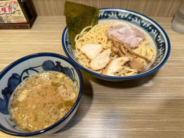「鶏つけ麺(中盛)」@秋葉原つけ麺 油そば 楽の写真