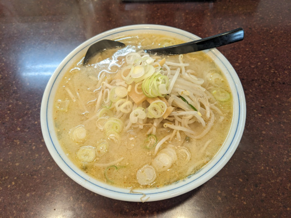 「味噌󠄀ラーメン大盛　1050円」@手打ちラーメン 恒の写真