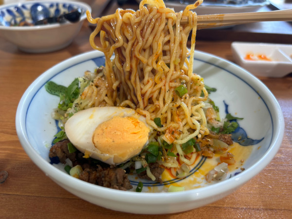 「濃厚汁なし担々麺(ハーフ)パクチーあり700円+他いろいろ」@POT 東久留米店の写真