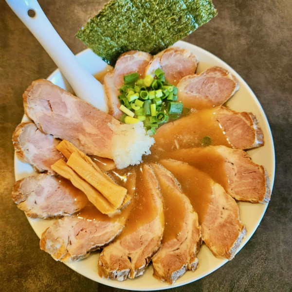 しょうゆ（1000円）＋チャーシュー（900円）