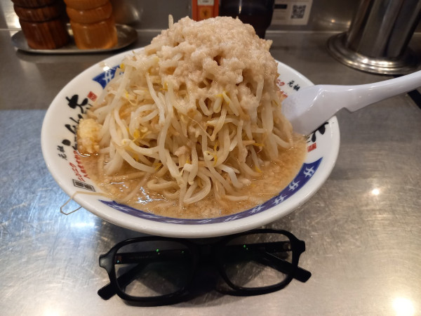 「ラーメン(野菜多め・脂増し増し・ニンニク少し)」@らーめん大 大森店の写真