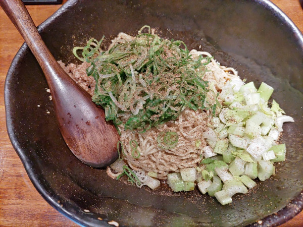 「汁なし担担麺（大盛・3辛）＋セロリ」@汁なし担担麺専門 キング軒 神田スタンドの写真
