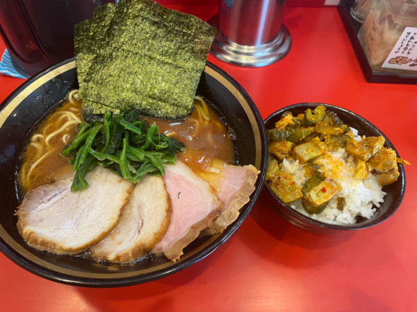 「チャーシュー並・硬め多め，ライス」@横濱家系ラーメン 野中家の写真